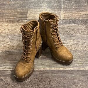 GBG Brown Lace-Up Ankle Boots With Side Zipper 5.5